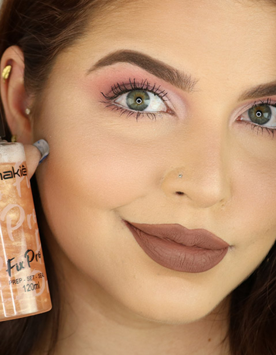 Fixador de maquiagem: seu look impecável por mais tempo