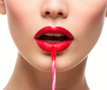 BATOM VERMELHO SÍMBOLO DE LIBERTAÇÃO E PODER FEMININO