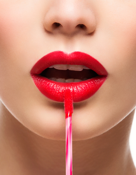 BATOM VERMELHO SÍMBOLO DE LIBERTAÇÃO E PODER FEMININO