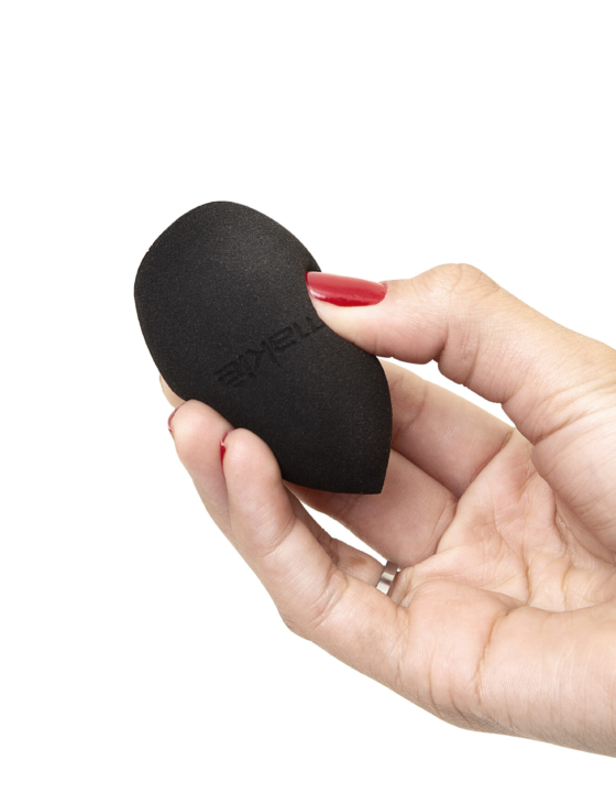 Garanta o acabamento perfeito da sua maquiagem com a esponja Goutte Chanfrada da Makiê