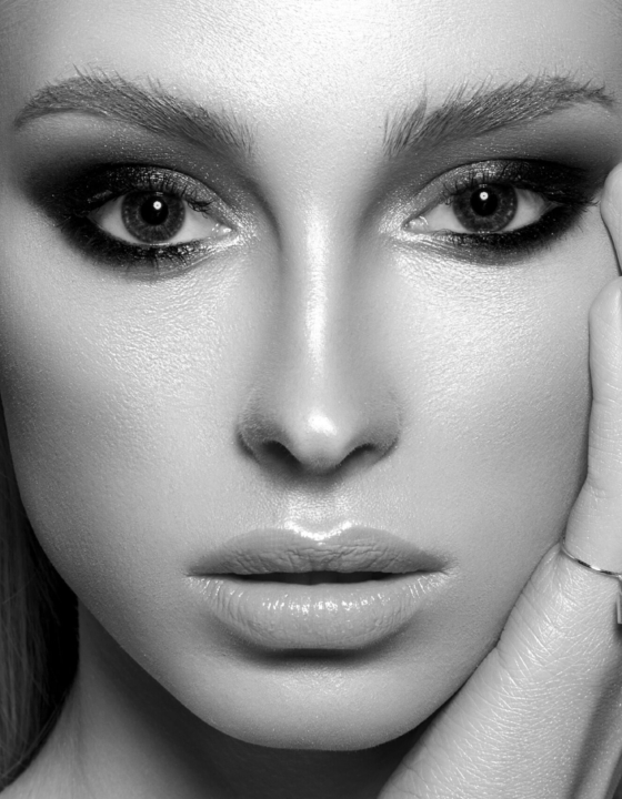 Você sabia que algumas maquiagens oferecem tratamento de beleza? Saiba quais são os produtos que ajudam nos cuidados com a sua pele