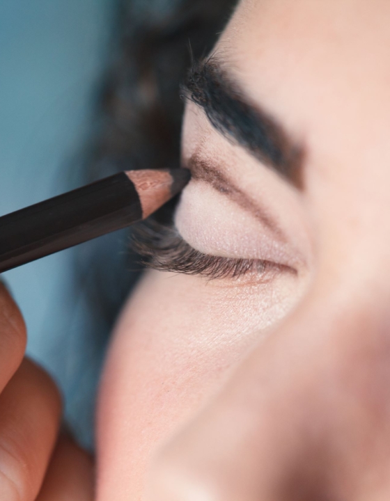 Você sabe o que é Cut Crease? Conheça a técnica de make up capaz de garantir um tom clássico para o seu olhar