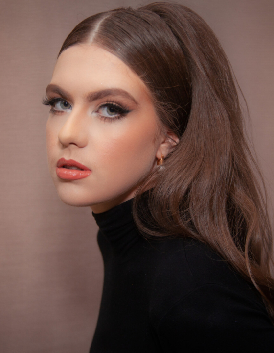 Make para redes sociais: saiba como fazer um acabamento de pele  impecável e arrasar no visual!!